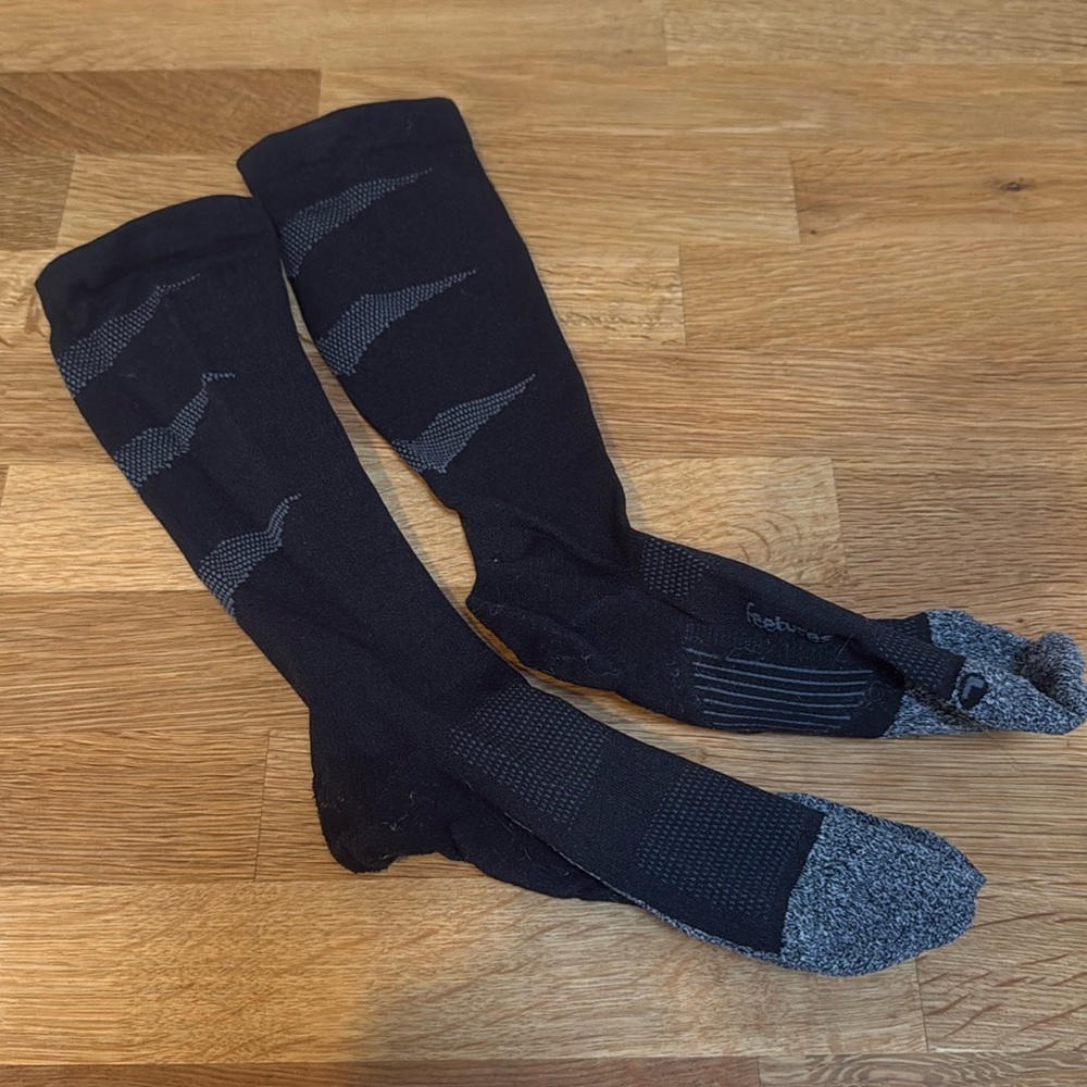 Feetures compression socks
